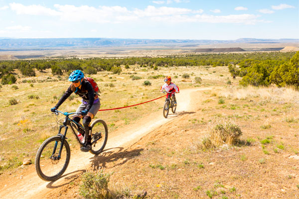 TowWhee, una cuerda para remolcar en bicicleta a los más pequeños... o a un compañero de ruta fatigado