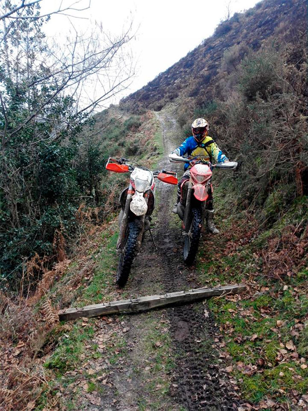 En TodoMountainBike: Alerta en Asturias: trampas para motoristas y ciclistas en el concejo de Cabranes