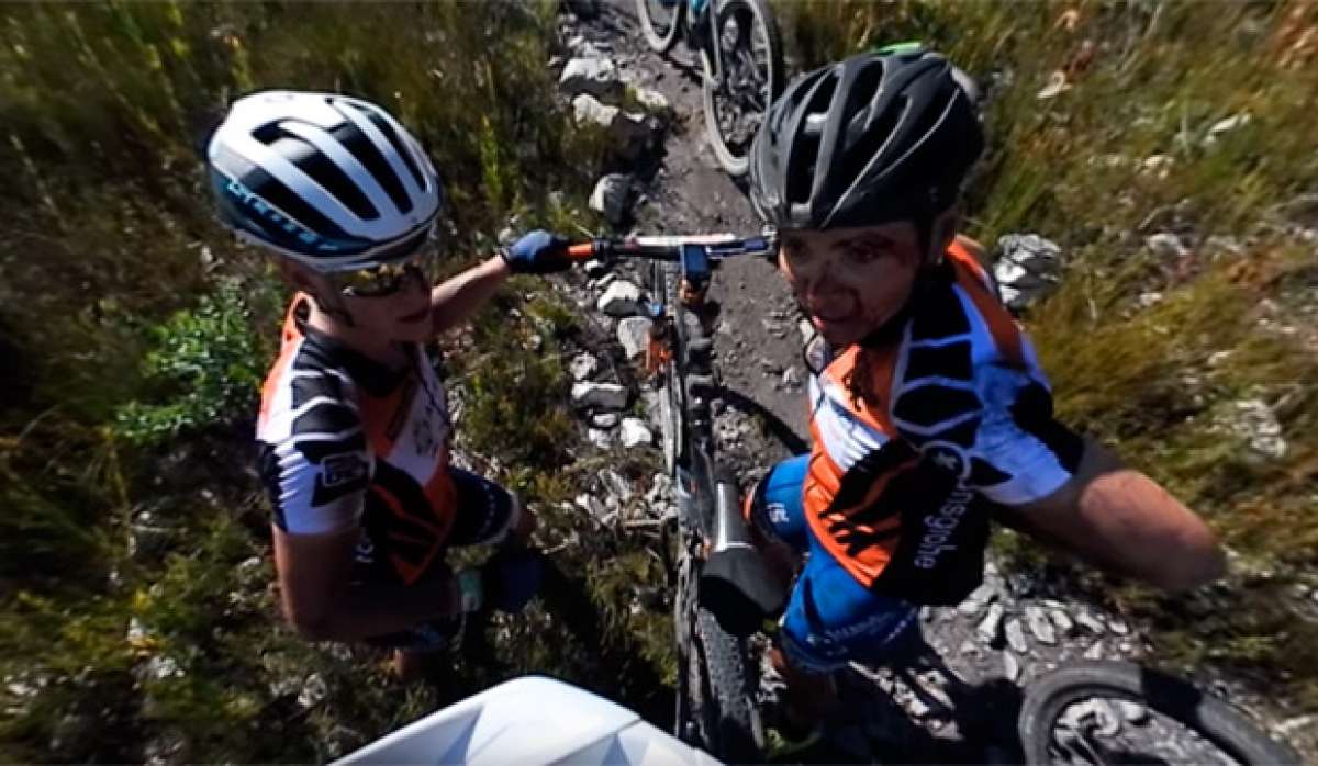 En TodoMountainBike: La brutal caída de Sabine Spitz en la primera etapa de la Cape Epic 2017, en un vídeo de 360º