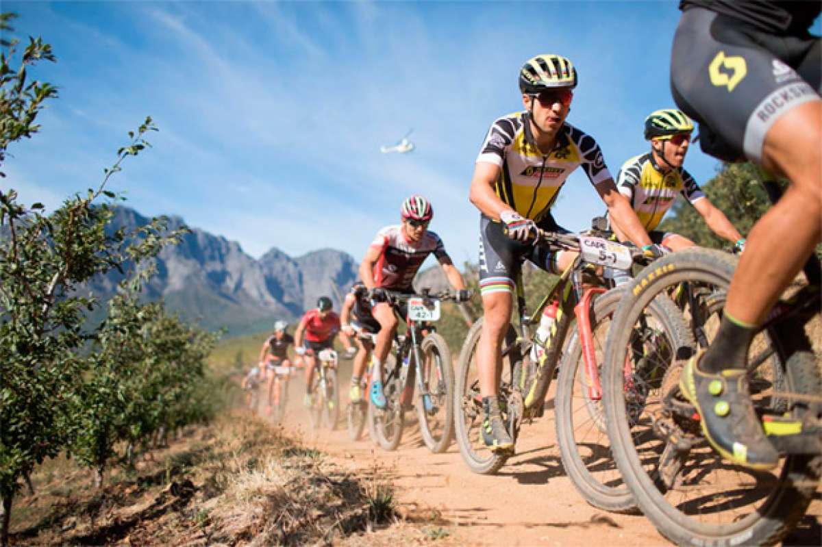 En TodoMountainBike: Los 8 días de competición de la Absa Cape Epic 2017, en 8 intensos minutos de vídeo