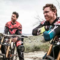 Aaron Gwin y Neko Mulally dicen adiós al YT Mob Team