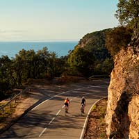 El accidente de Steven De Jongh, el director del Trek-Segafredo, fue culpa de un conductor imprudente