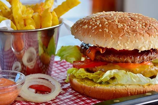 ¿Pueden los alimentos causar depresión? Sí, y estos son los que se deberían evitar