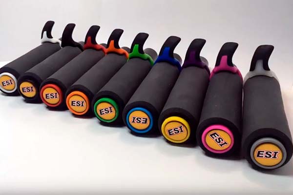 Alpcross introduce en España los Flex Togs, la evolución de los míticos 'cuernos' para manillar