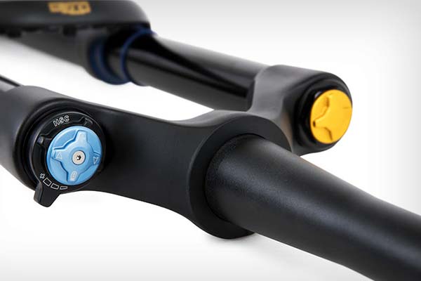 Specialized llama a revisión a sus bicicletas montadas con horquilla Öhlins RXF 36 Air