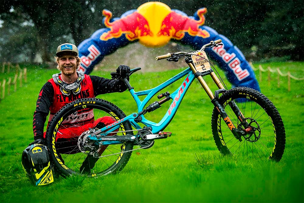 En TodoMountainBike: Las bicicletas de los 10 mejores corredores de la Red Bull Hardline 2018