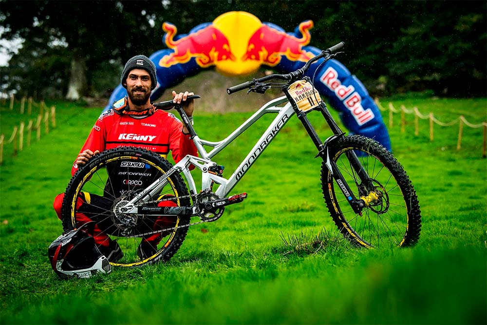 En TodoMountainBike: Las bicicletas de los 10 mejores corredores de la Red Bull Hardline 2018