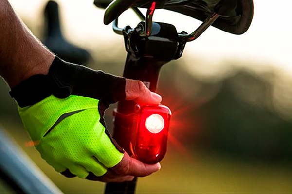 La luz trasera Bontrager Flare R se actualiza, incluyendo una mayor protección frente a la lluvia