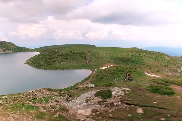 Descubriendo los mejores senderos del suroeste de Bulgaria con Jerome Clementz
