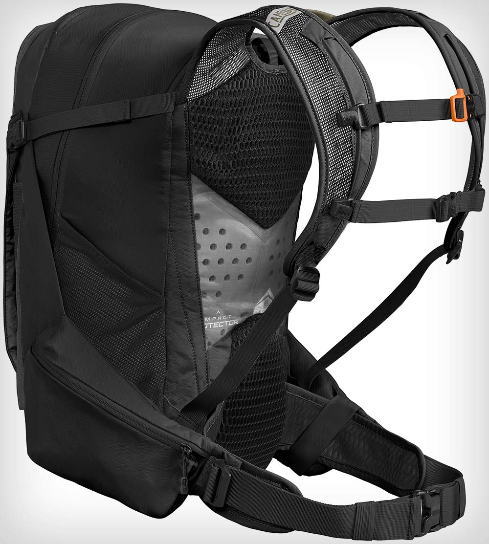 En TodoMountainBike: CamelBak K.U.D.U. Trans Alp, una mochila de 30 litros con protección integrada para conquistar grandes travesías