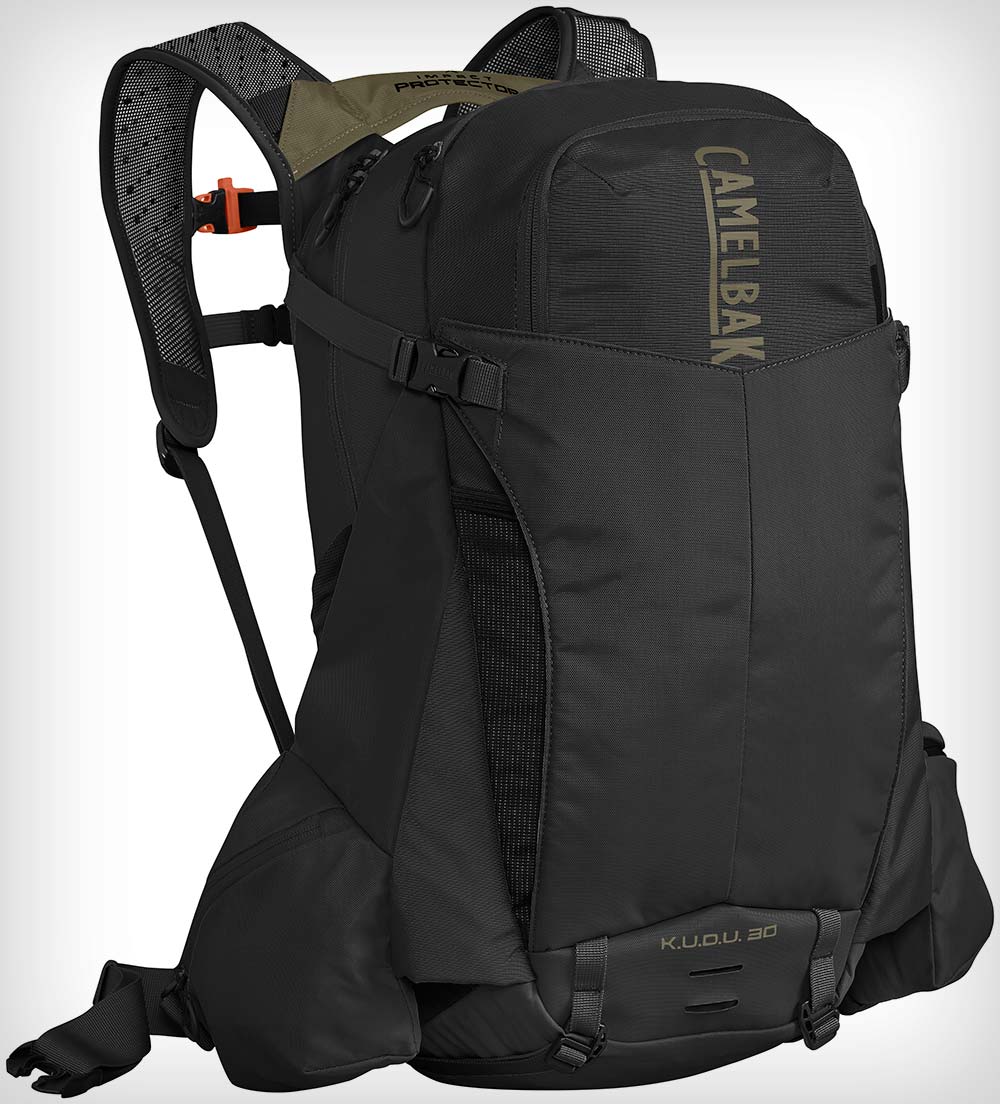 En TodoMountainBike: CamelBak K.U.D.U. Trans Alp, una mochila de 30 litros con protección integrada para conquistar grandes travesías