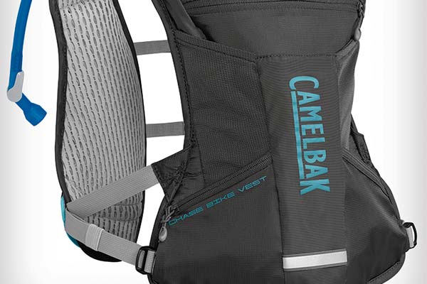El Chase Bike Vest, el chaleco de hidratación de Camelbak, recibe una versión femenina