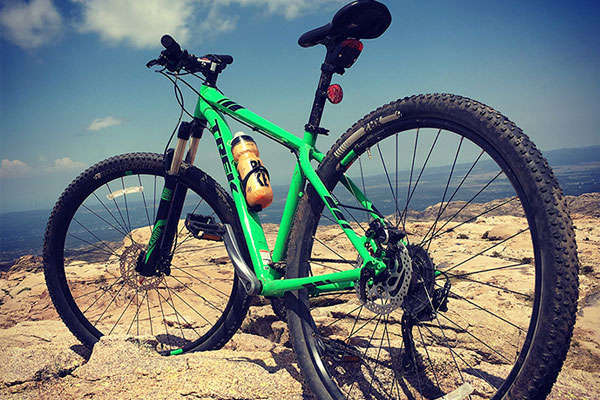 La foto del día en TodoMountainBike: "Pedaleando hacia las nubes"