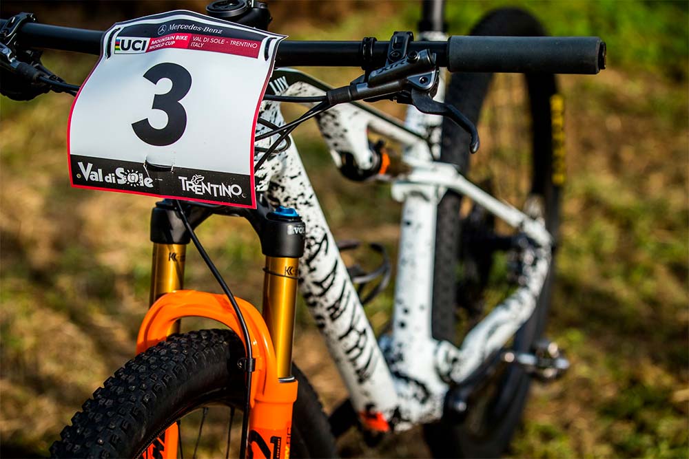 En TodoMountainBike: La Canyon Lux CF SLX personalizada de Mathieu van der Poel para la Copa del Mundo XCO 2018 de Val di Sole