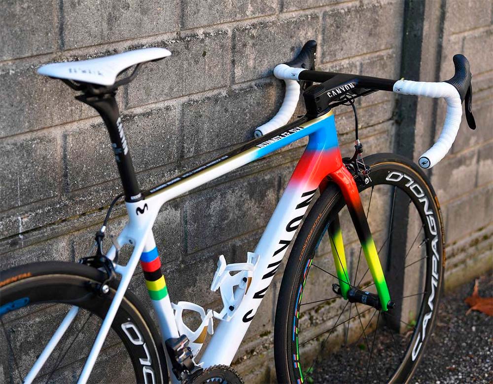 En TodoMountainBike: La Canyon Ultimate CF SLX Rainbow Edition de Alejandro Valverde