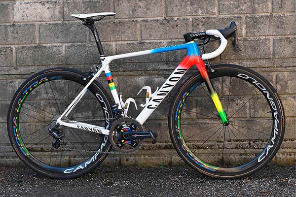 La Canyon Ultimate CF SLX Rainbow Edition de Alejandro Valverde