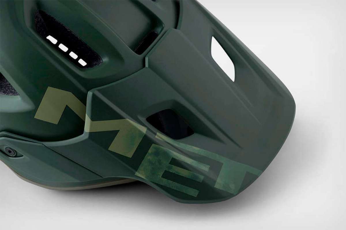 MET Roam Sherwood, un casco con una llamativa estética militarizada en edición limitada