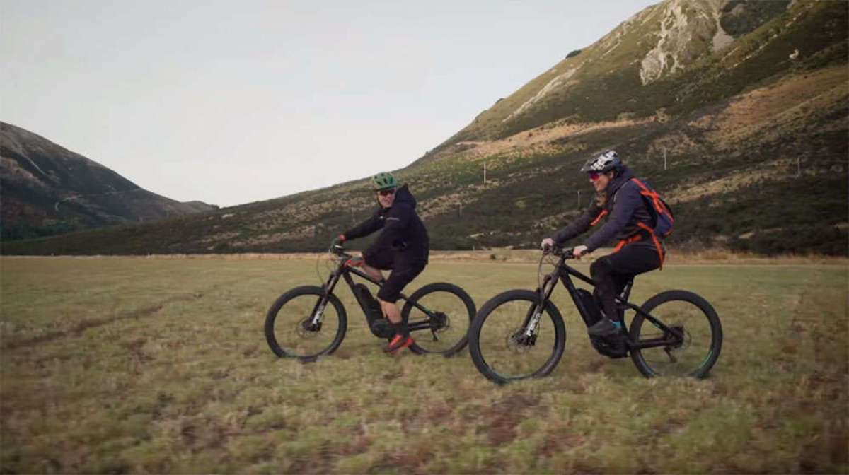 En TodoMountainBike: De ruta con Casey Brown, Anton Cooper y dos Trek Powerfly+