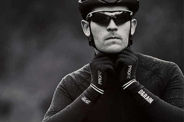 Spiuk blinda a los ciclistas frente a la lluvia y el viento con la chaqueta Profit Cold&Rain con membrana eVent