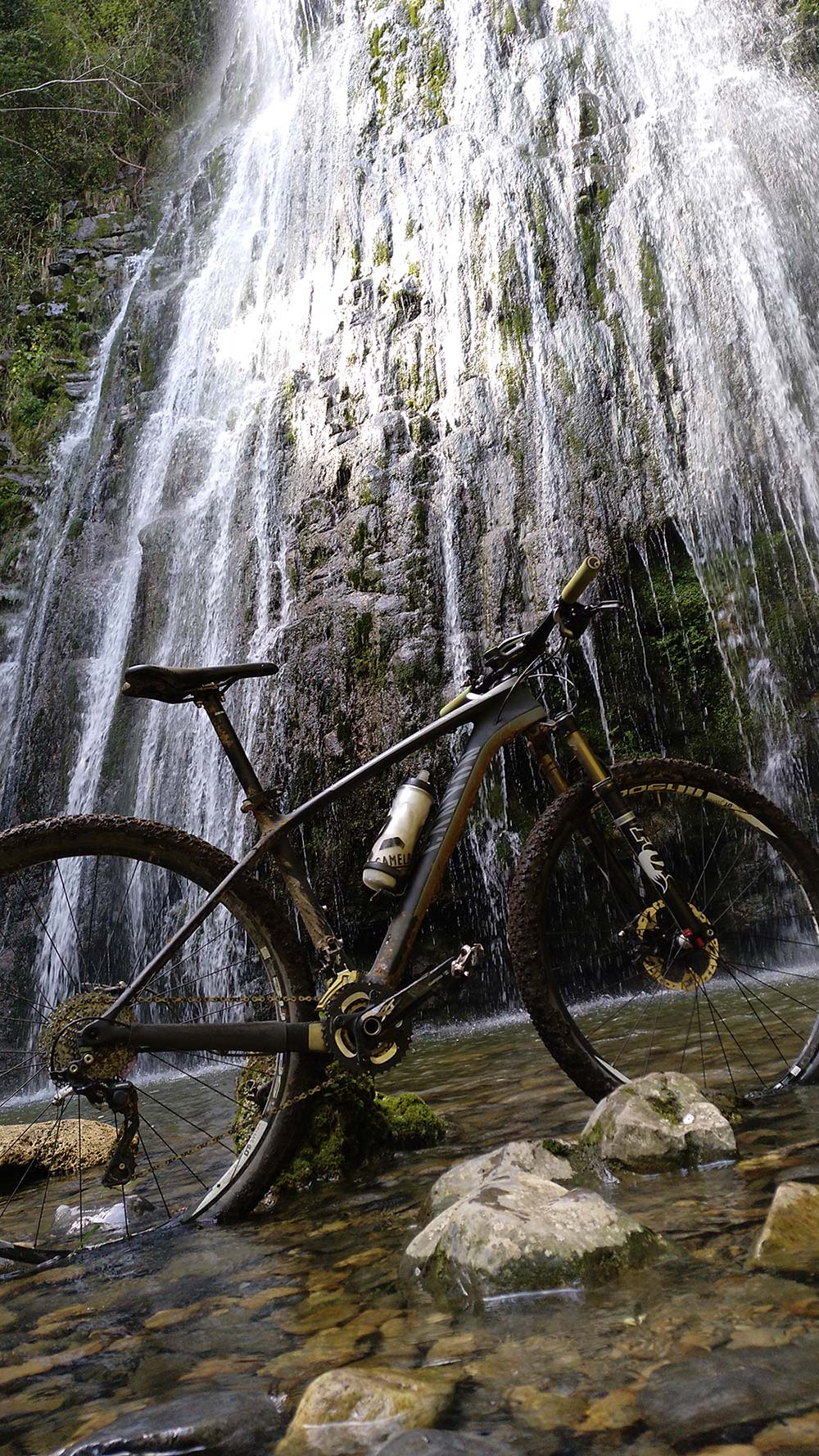 La foto del día en TodoMountainBike: "El churrón de Borleña"