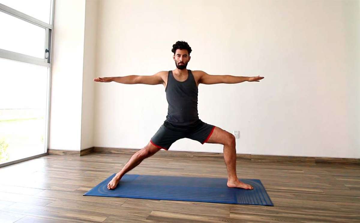 Clase de yoga de 30 minutos para aumentar la flexibilidad de las piernas, tobillos y espalda