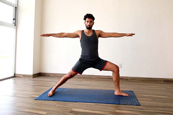 Clase de yoga de 30 minutos para aumentar la flexibilidad de las piernas, tobillos y espalda