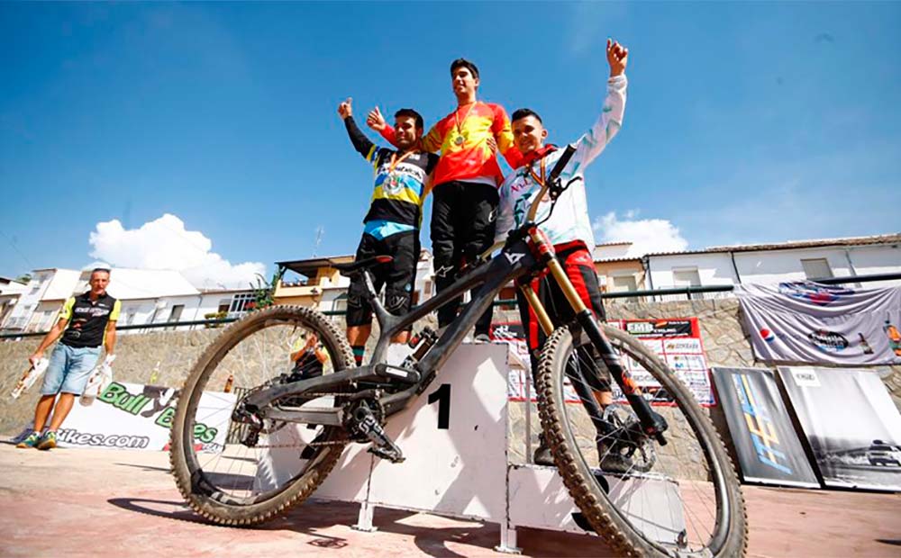 En TodoMountainBike: Ángel Suárez y Telma Torregrosa se proclaman en Rute campeones de España de DHI