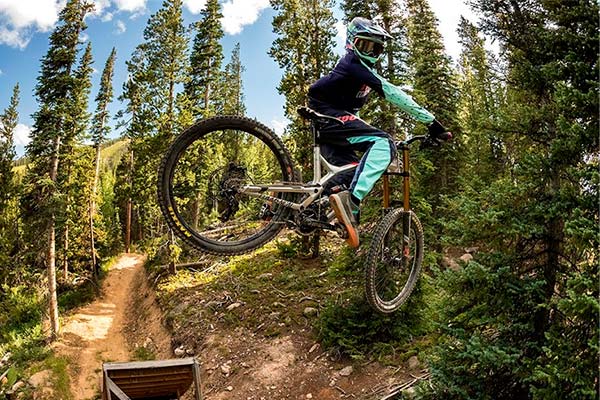 Así ruedan las jóvenes promesas del Commencal US Junior Cartel
