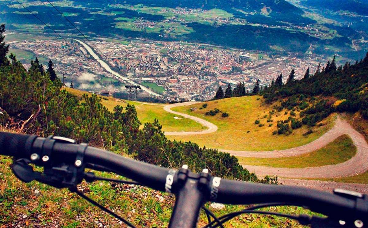 En TodoMountainBike: ¿Cómo escalar mejor con la bicicleta? Siguiendo tres simples consejos