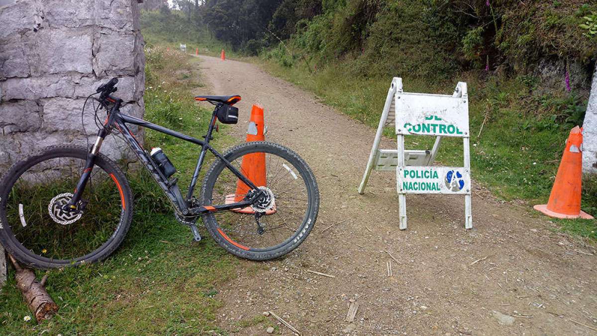 La foto del día en TodoMountainBike: "Colombia en reconstrucción"