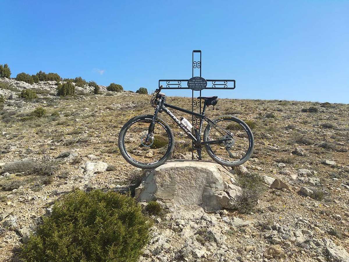 La foto del día en TodoMountainBike: "Cruz de los helados (Estercuel)"