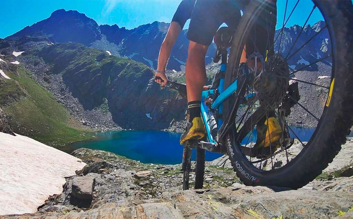 En TodoMountainBike: De Hendaia (País Vasco) a Banyuls-sur-Mer (Francia), la aventura de Tito Tomasi cruzando los Pirineos