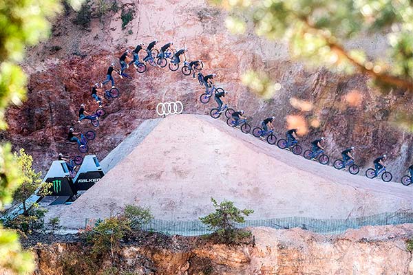 Dawid Godziek consigue realizar el primer cuádruple tailwhip sobre una bicicleta de montaña en los Audi Nines MTB 2018