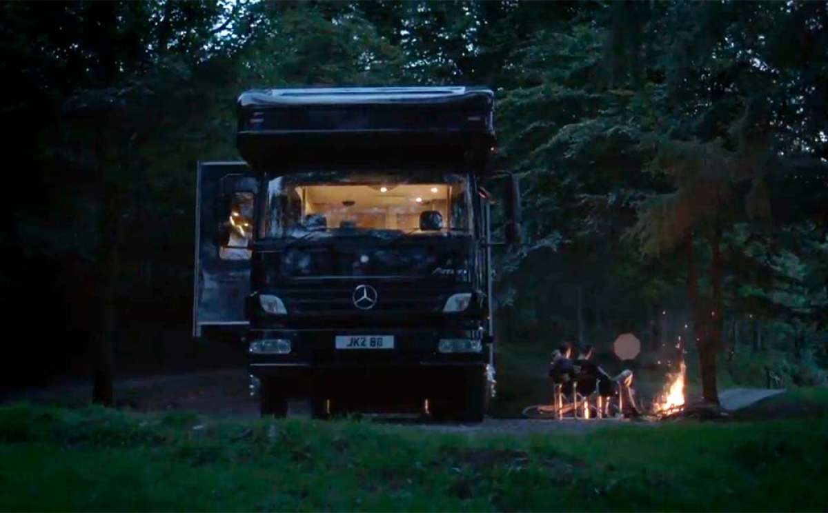 En TodoMountainBike: De viaje con Danny MacAskill y compañía en una gigantesca y recién estrenada autocaravana