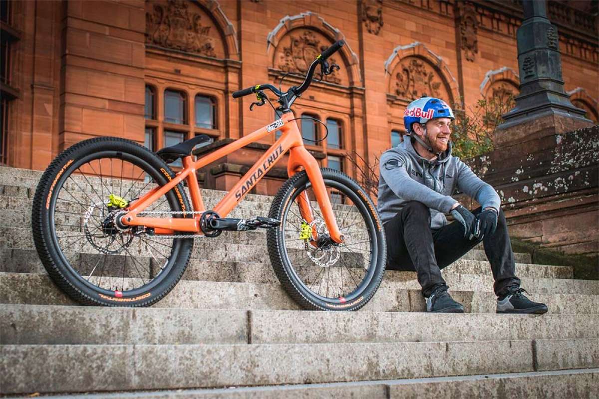 En TodoMountainBike: Danny MacAskill se reta a sí mismo sobre una bici de Enduro y una de Trial: ¿cuál gana?