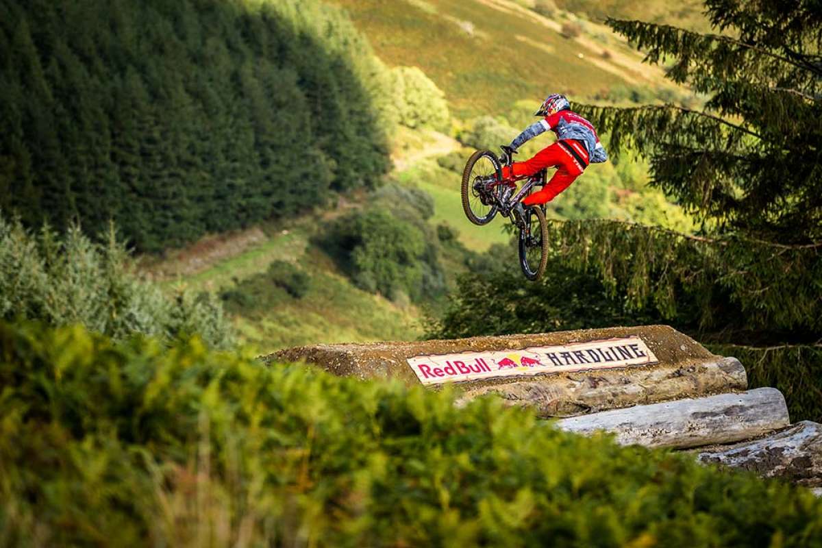 El descenso ganador de Gee Atherton en la Red Bull Hardline 2018