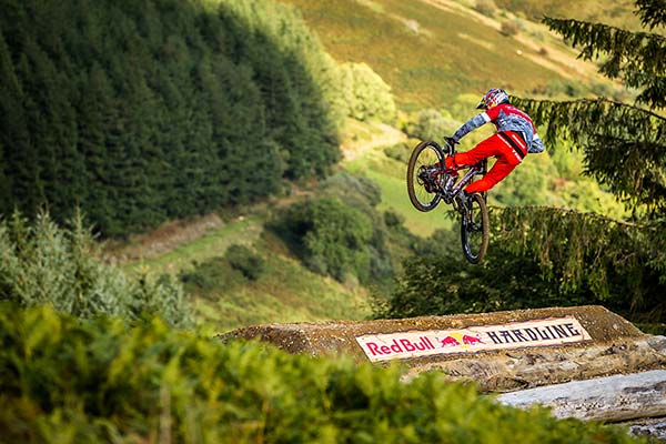 El descenso ganador de Gee Atherton en la Red Bull Hardline 2018
