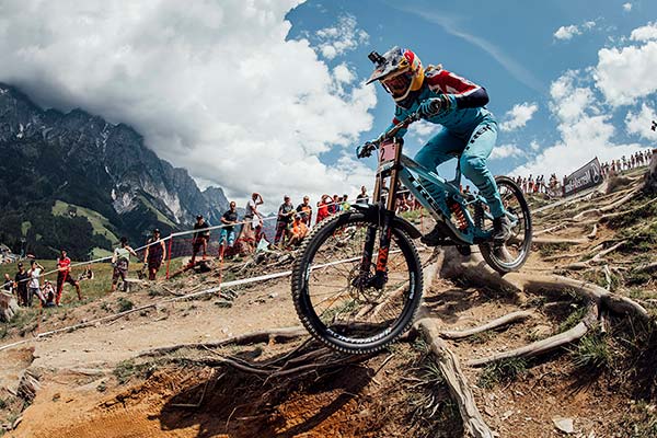 El descenso ganador de Rachel Atherton en la Copa del Mundo DHI 2018 de Leogang