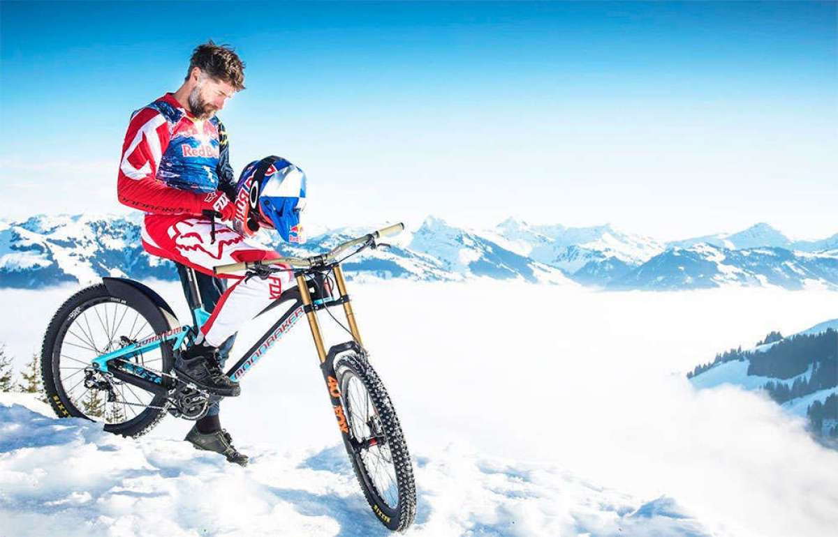 En TodoMountainBike: Rodando por la mítica pista alpina de esquí de Hahnenkamm con Max Stöckl