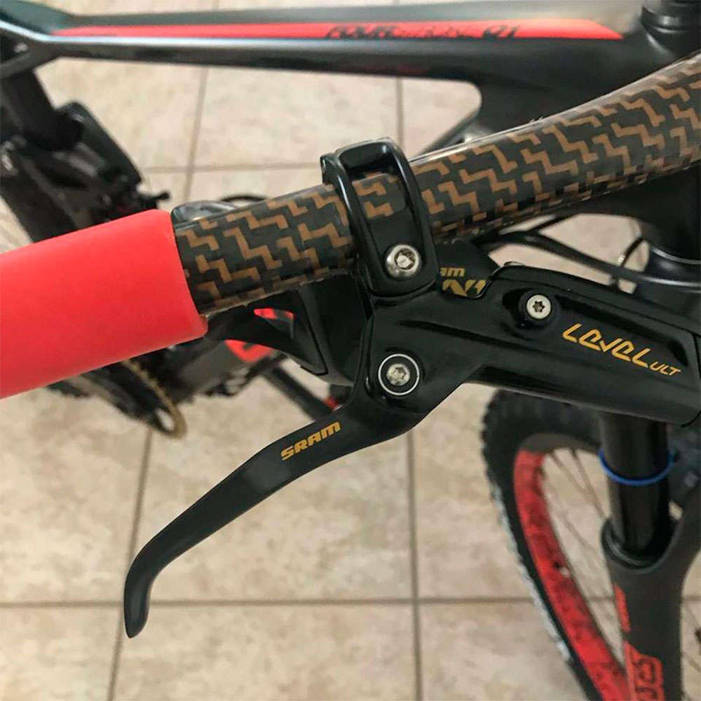 En TodoMountainBike: Todos los detalles de la BMC Fourstroke del equipo Absolut Absalon para la temporada 2018