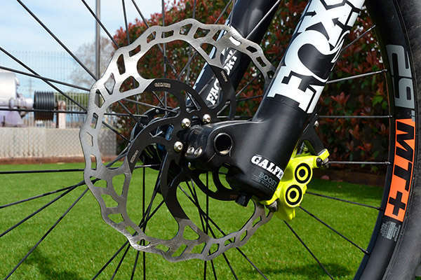 Galfer lanza un disco de freno sobredimensionado para bicicletas eléctricas y de descenso