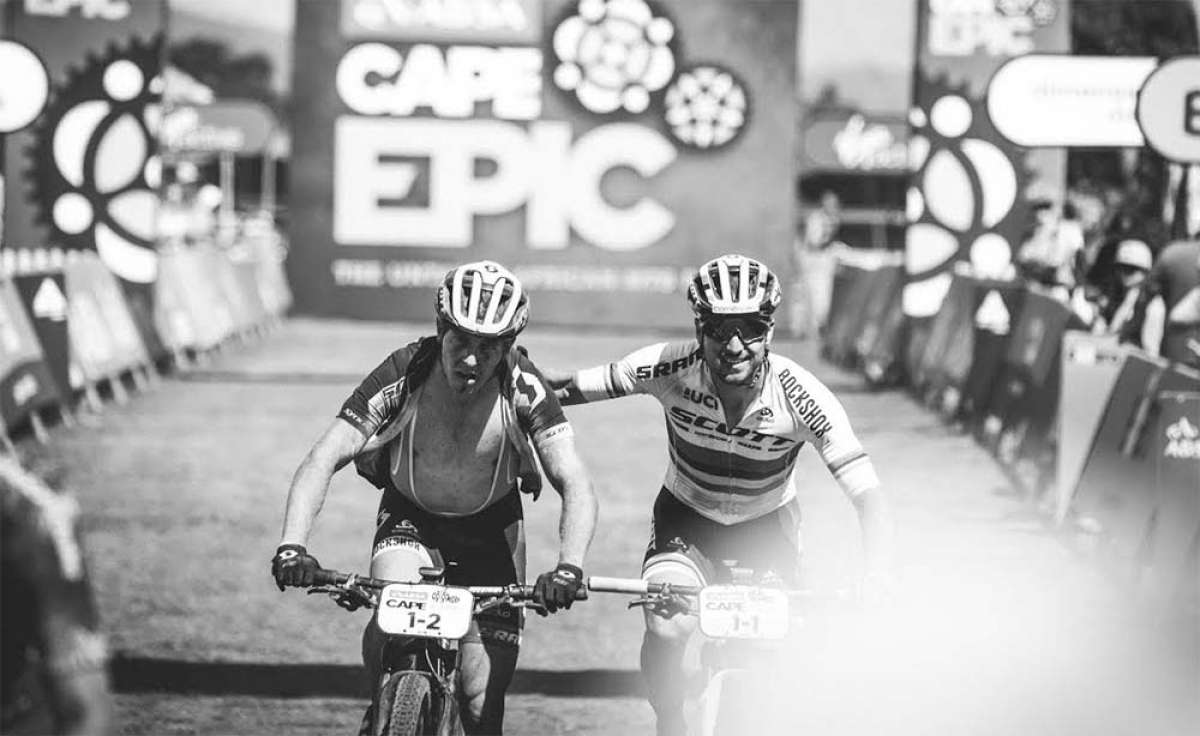 En TodoMountainBike: De ser favoritos a quedar fuera el segundo día de carrera: el drama de Nino Schurter y Matthias Stirnemann en la Absa Cape Epic 2018