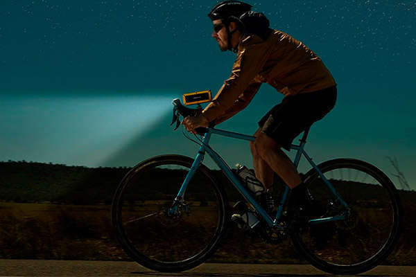 Energy Outdoor Box Bike, un altavoz con luz frontal para llevar la música encima de la bicicleta