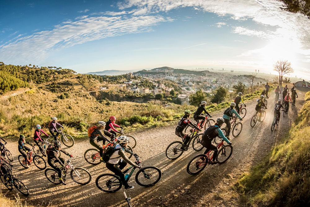 En TodoMountainBike: Un equipo femenino de 30 ciclistas amateurs en la Titan Desert by Garmin 2018 gracias a Doménica