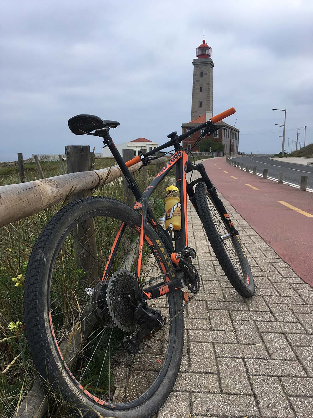 En TodoMountainBike: La foto del día en TodoMountainBike: "Faro de São Pedro de Moel"