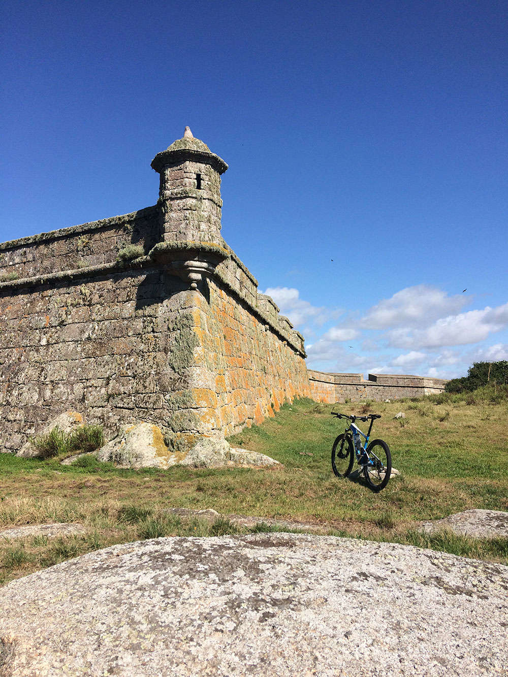 En TodoMountainBike: La foto del día en TodoMountainBike: 'Fortaleza en el Parque Nacional de Santa Teresa'