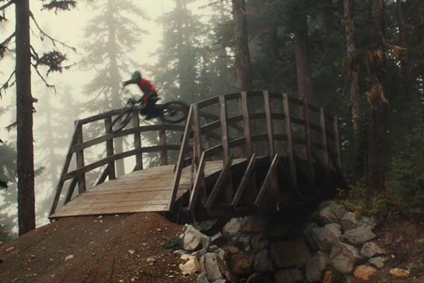 Sesión de Freeride otoñal en el Whistler Bike Park con Rémy Métailler