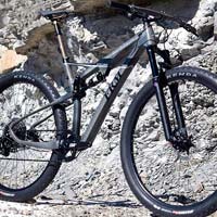 FRM Bike presenta la Anakin Cape Cobra Silver Limited Edition, con cuadro de carbono acabado en plata