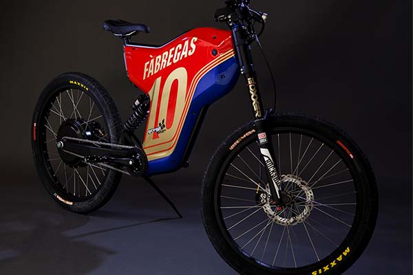 Así ha recuperado Greyp Bikes la bicicleta robada al ex-jugador del FC Barcelona Cesc Fàbregas