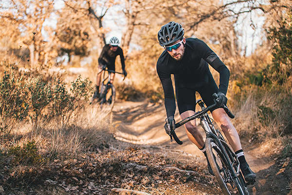 Hutchinson Sector Road Tubeless, un neumático diseñado para largas distancias en carreteras difíciles